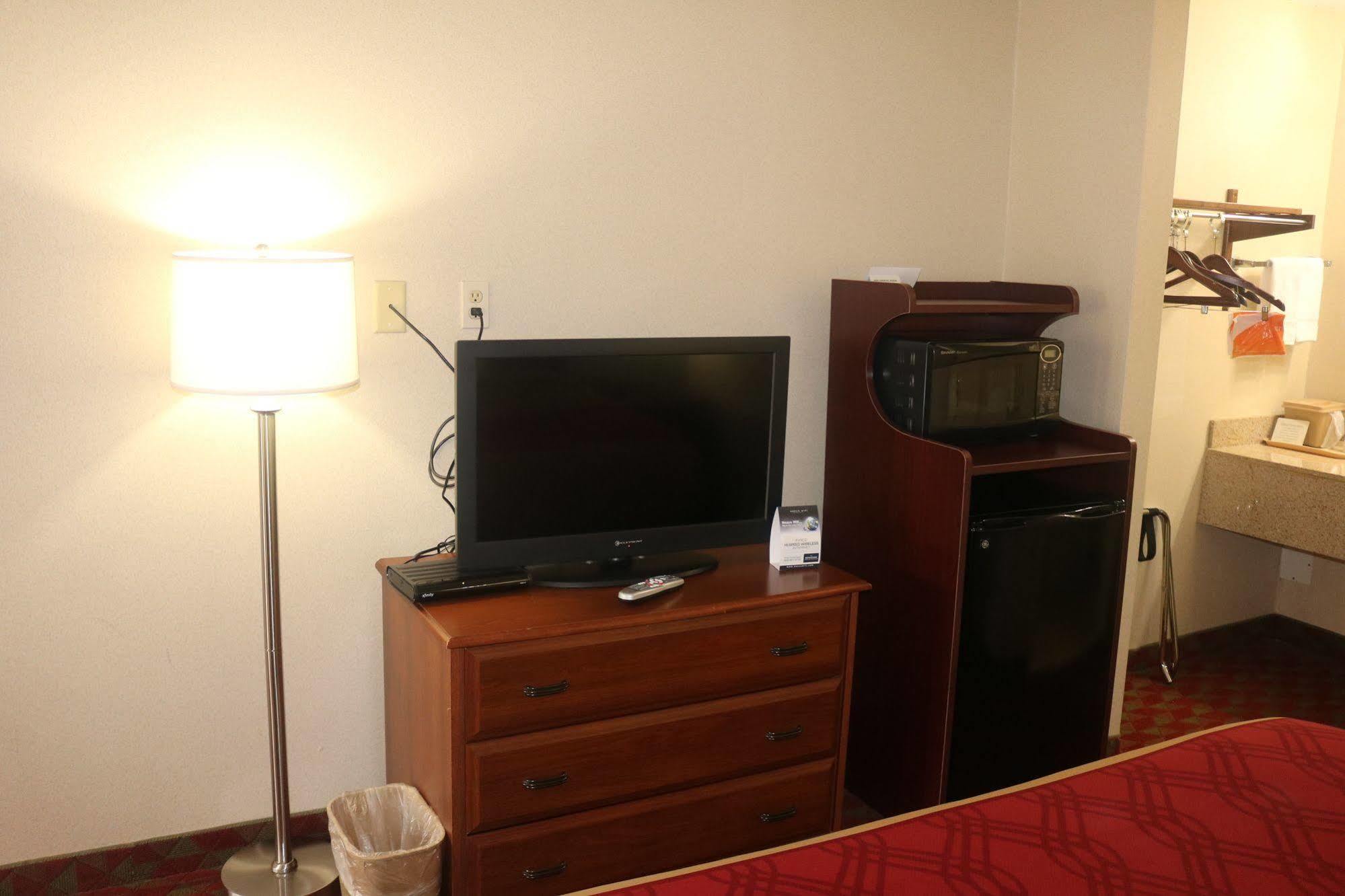 Econo Lodge Huntington - Barboursville University Area Exterior foto