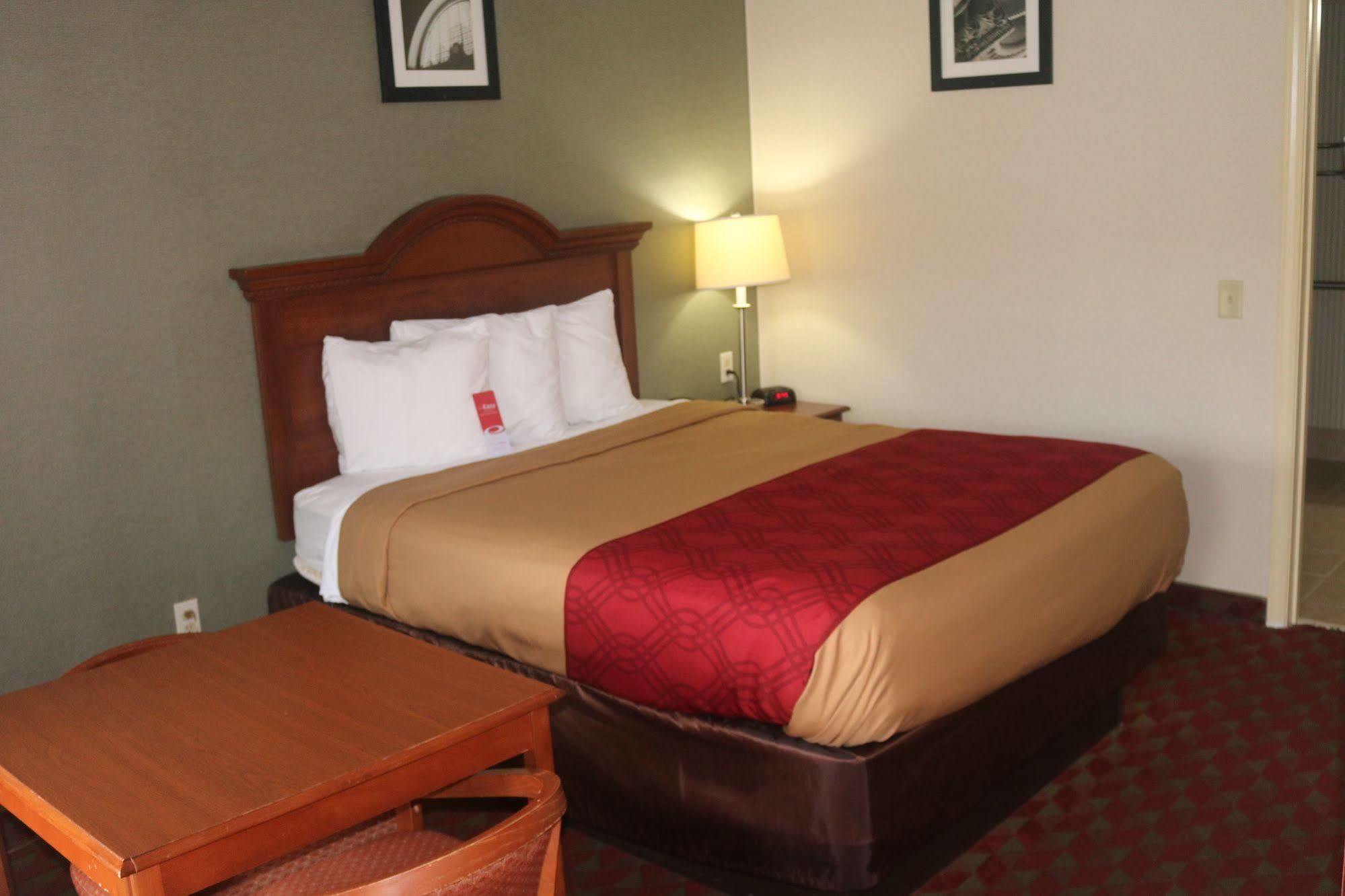 Econo Lodge Huntington - Barboursville University Area Exterior foto